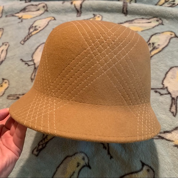 Wool brimmed winter hat tan camel stitched Charter Club camel vintage inspired - Picture 1 of 7